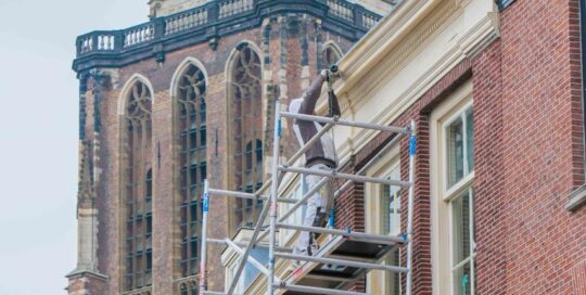 Steigerwerk bij buitenschilderwerk Dordrecht